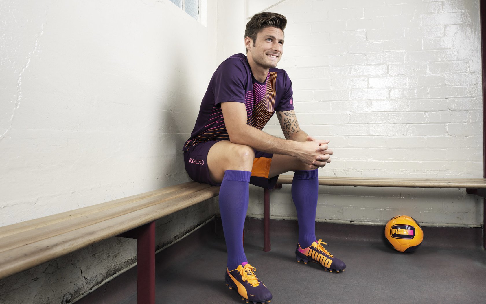 姆巴佩爆发撕裂防线，新西兰铁血防守锁死伊朗，足球战术的冰与火之歌