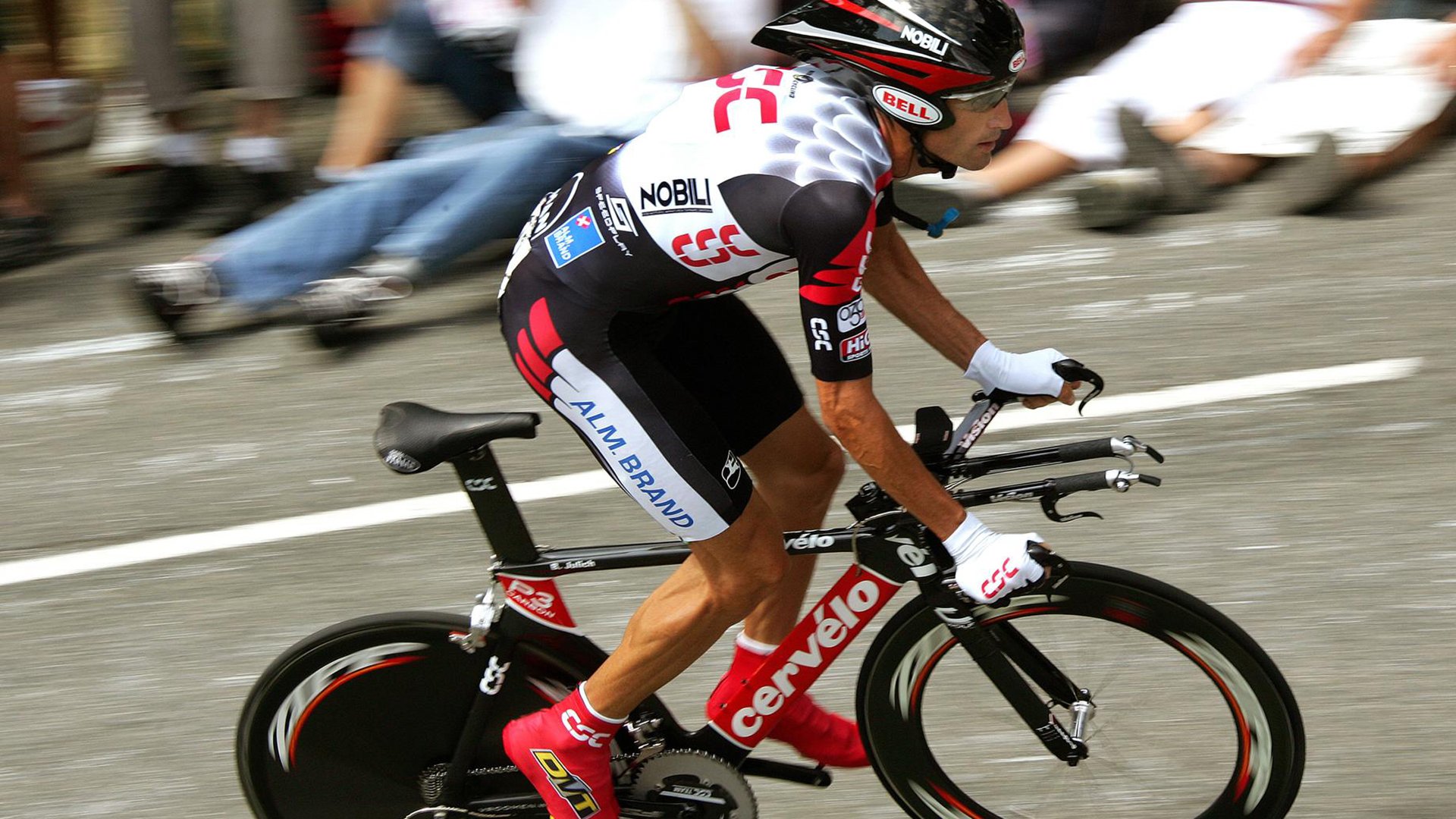 赛道上的逆袭与突破,法拉利翻盘雷诺,拉塞尔刷新纪录