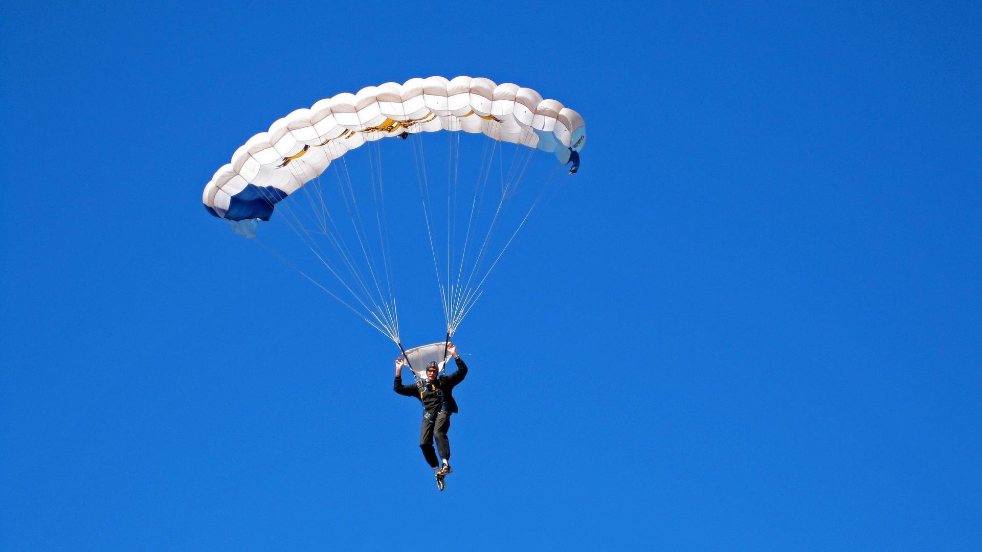 霍勒迪末节封神+极限绝杀!山东队掀翻太阳诠释篮球奇迹